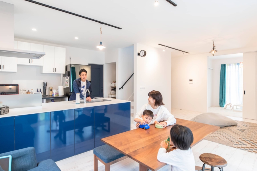 理想の土地で叶えた 動線と収納が自慢のアメ...