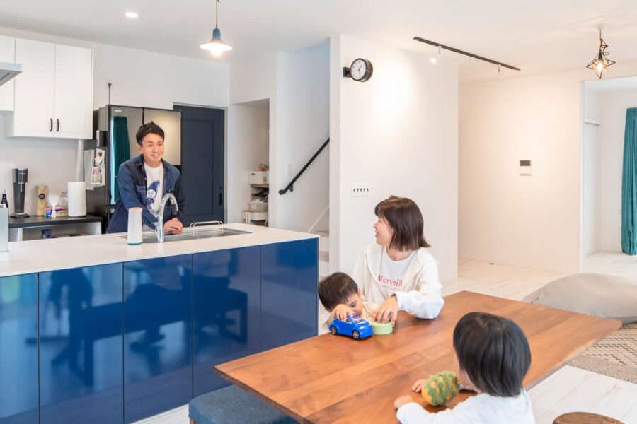 理想の土地で叶えた 動線と収納が自慢のアメ...